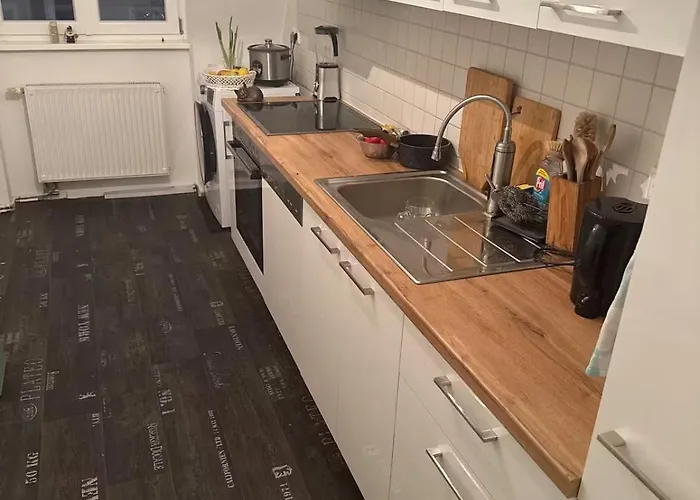Loft Near The Castle, Private - Shared Spaces And Bathroom *