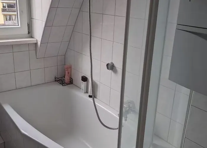 Loft Near The Castle, Private - Shared Spaces And Bathroom בית אירוח *