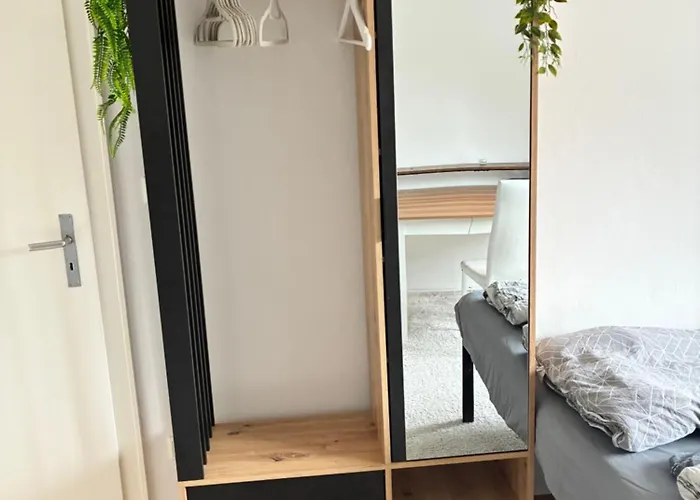 בית אירוח Loft Near The Castle, Private - Shared Spaces And Bathroom נירנברג