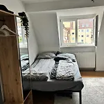 Loft Near The Castle, Private - Shared Spaces And Bathroom Privatunterkunft