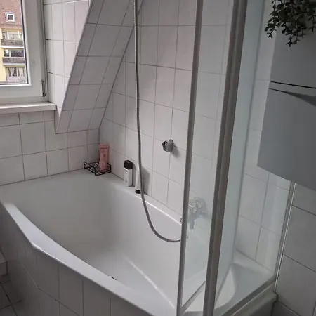 Loft Near The Castle, Private - Shared Spaces And Bathroom Δωμάτια σε οικογενειακή κατοικία *