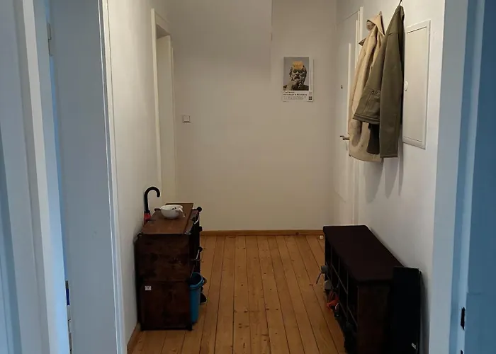 Kwatera prywatna Loft Near The Castle, Private - Shared Spaces And Bathroom