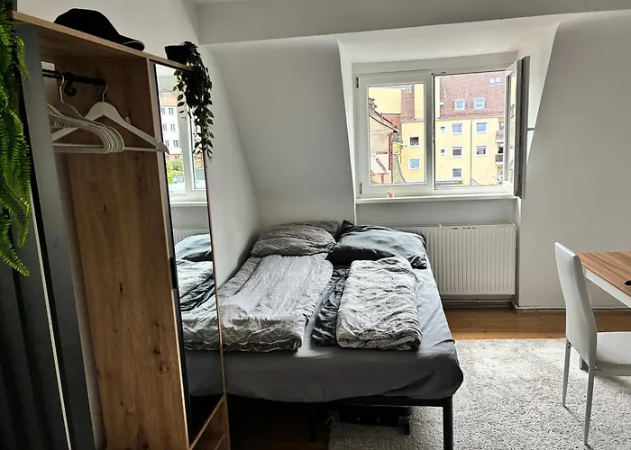 Loft Near The Castle, Private - Shared Spaces And Bathroom Kwatera prywatna